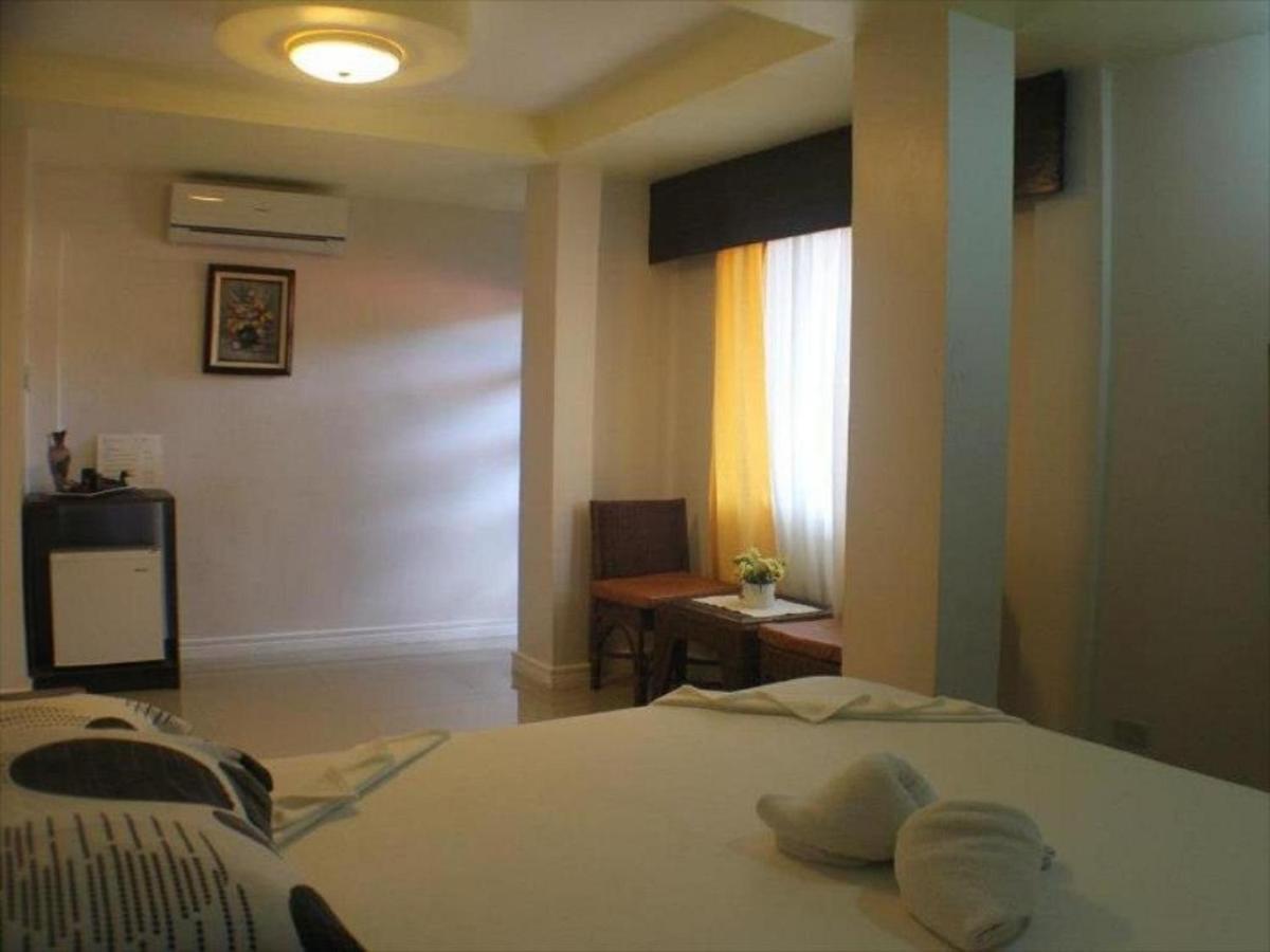Oyo 621 De Loro Inn Puerto Princesa Zewnętrze zdjęcie